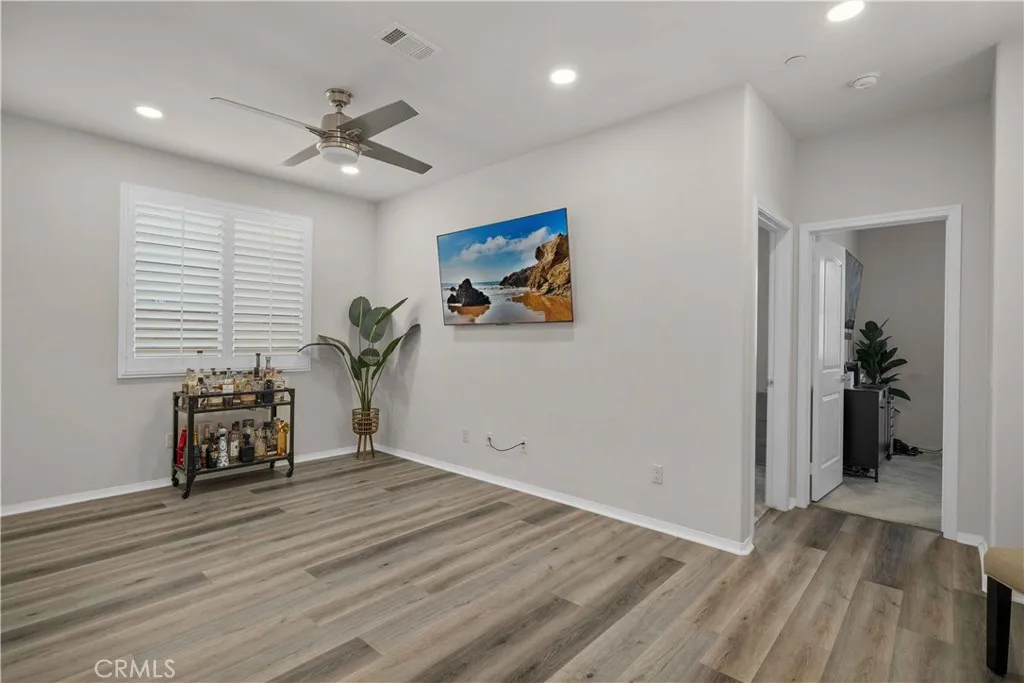 9056 Black Thorn Street, Jurupa Valley, California 92509 home-pic-19